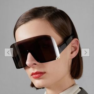 GUCCI large black mask sunglasses (19 mm).